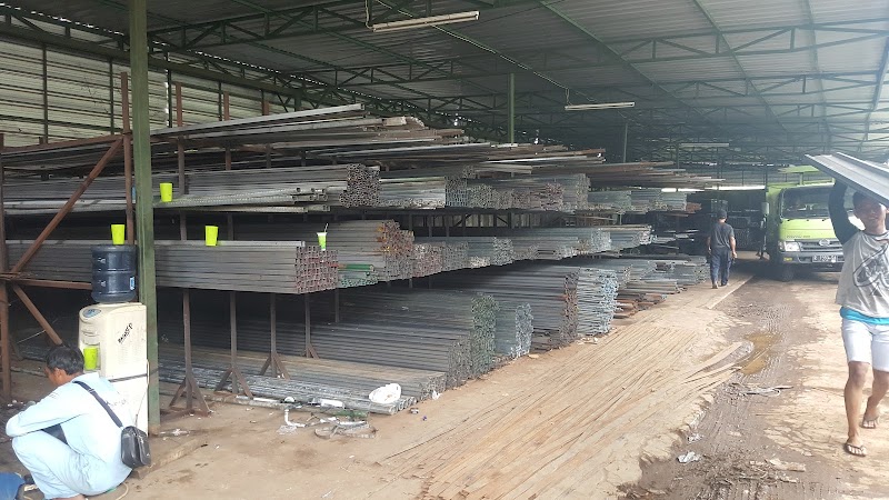 Tb. Baja Mulya: Jantung Toko & Retail Cilacap yang Tak Pernah Padam